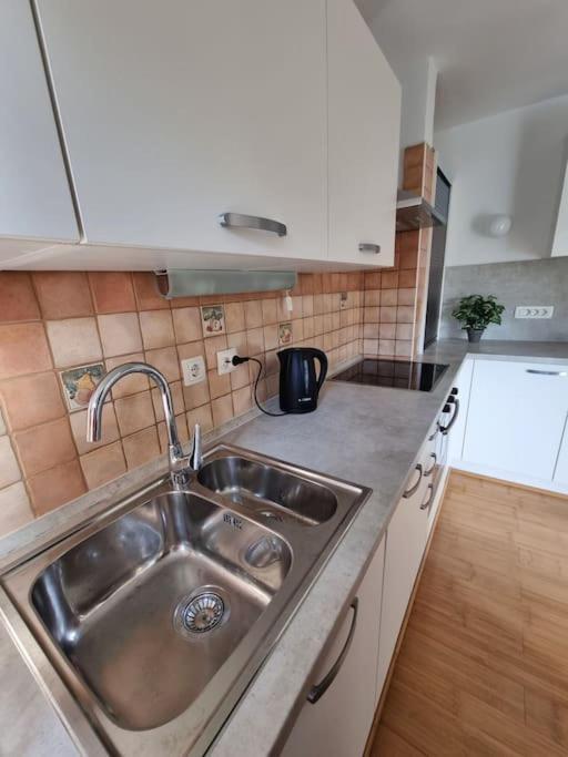 The Rowhouse Apartment Ljubljana - Free Parking Exterior photo